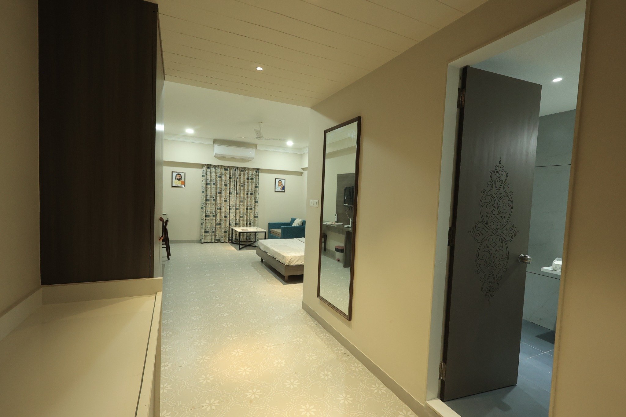 Deluxe Room 2